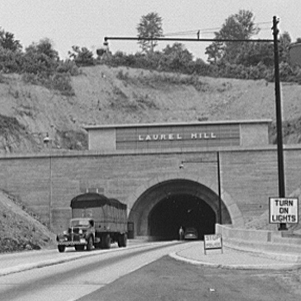 Lauren Hill tunel