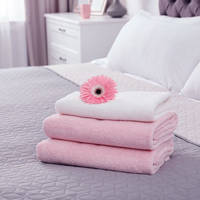 Markets Hospitality Hotel Towels Bed Flower