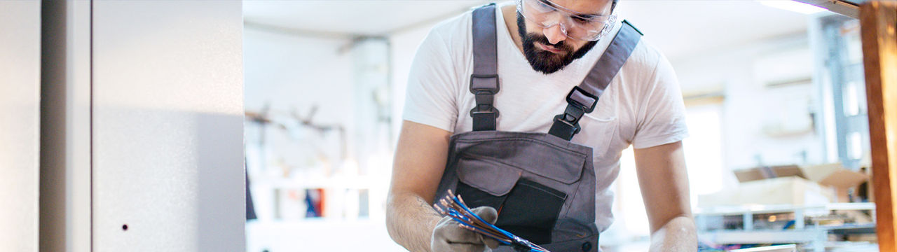 Liberty wire and cable technician